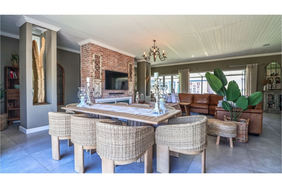 5 Bedroom Property for Sale in Num Num Cape Estate Western Cape